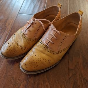 Leather vintage style Oxford shoes
